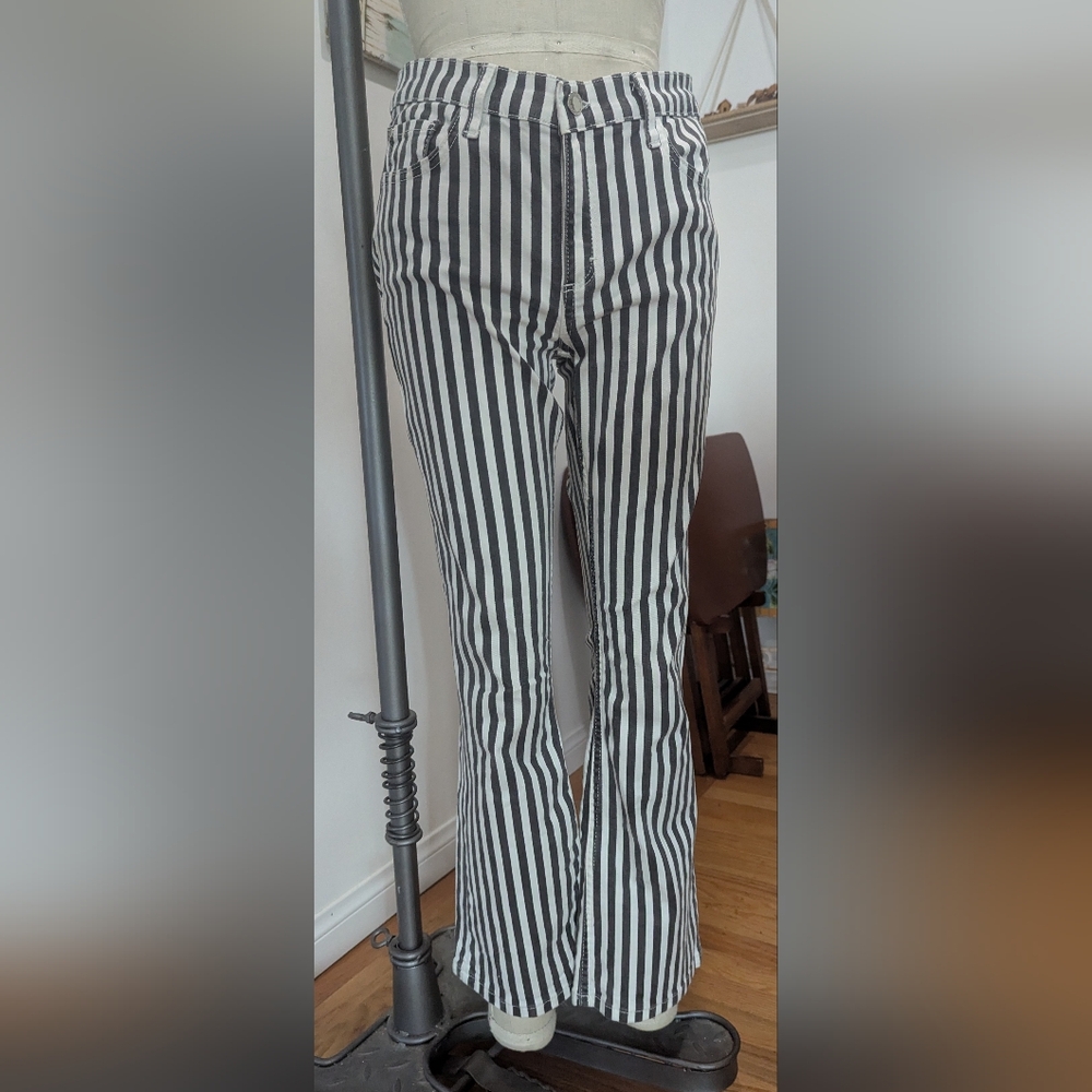 Black and White Ankle Cropped Jeans with Vertical Stripes